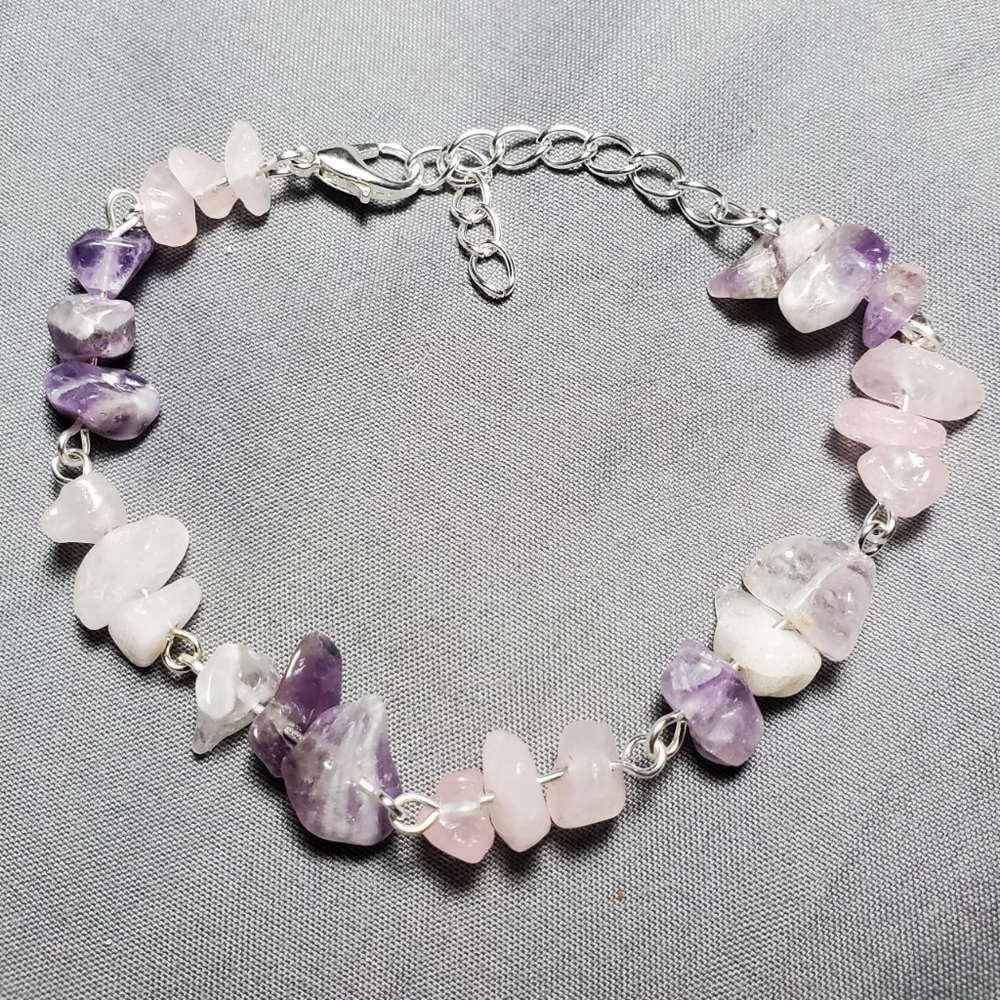 Amethyst and rose quartz chip bead bracelet